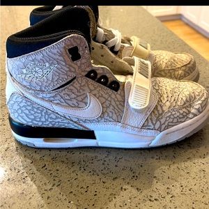 Air Jordan’s 5.5Y or 7Womens